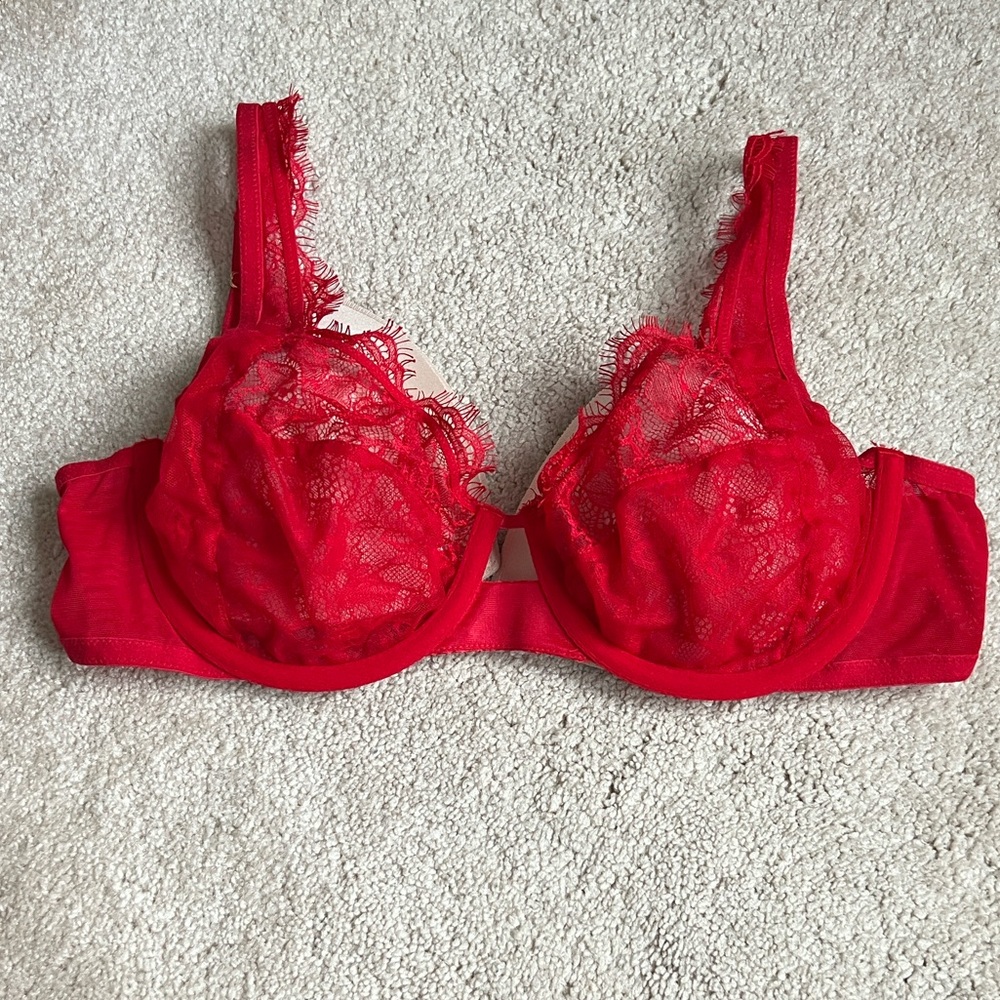 Victoria's Secret Vibrant Red Lace Bra